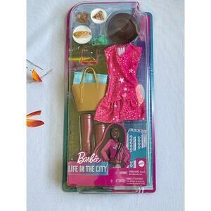 Barbie Outfit Life In The City NIB